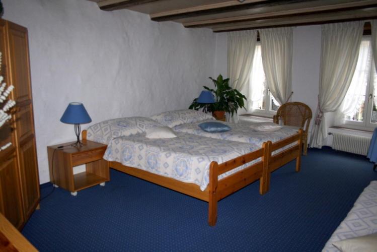 Hotel Zum Alten Schweizer Twann Oda fotoğraf